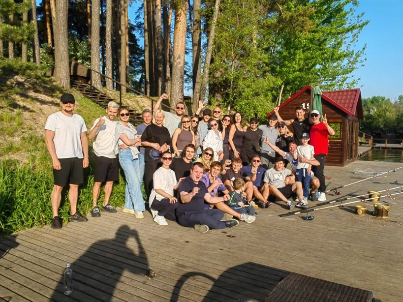 Игроки и тренеры ЦСКА выбрались на рыбалку в конце сезона