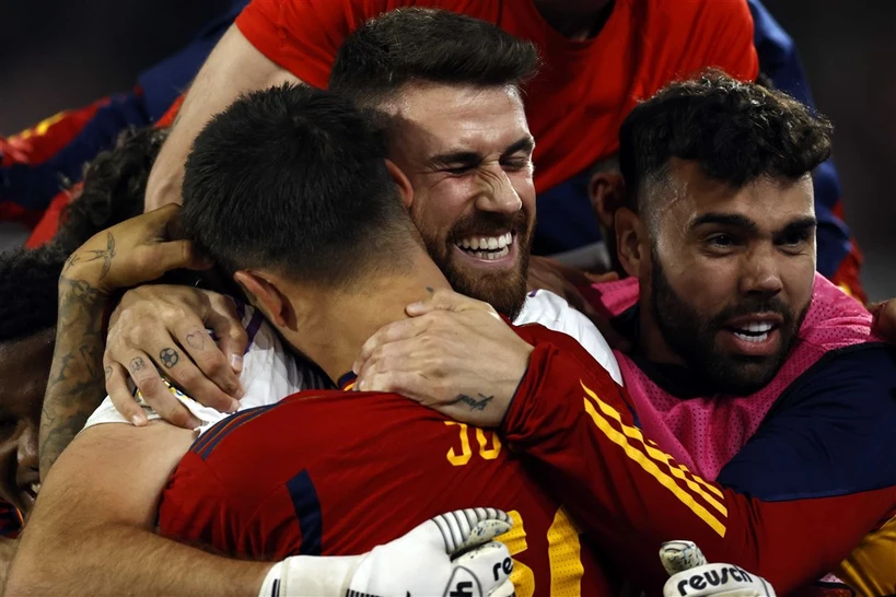 Вратарь сборной Испании Унаи Симон затащил серию пенальти
