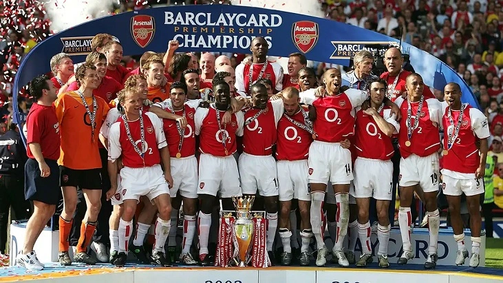 Arsenal 2003-04.jpg